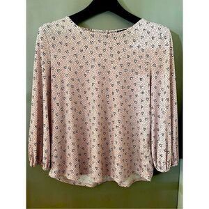 Adrianna Papell soft pink top with heart designs. Size Large
